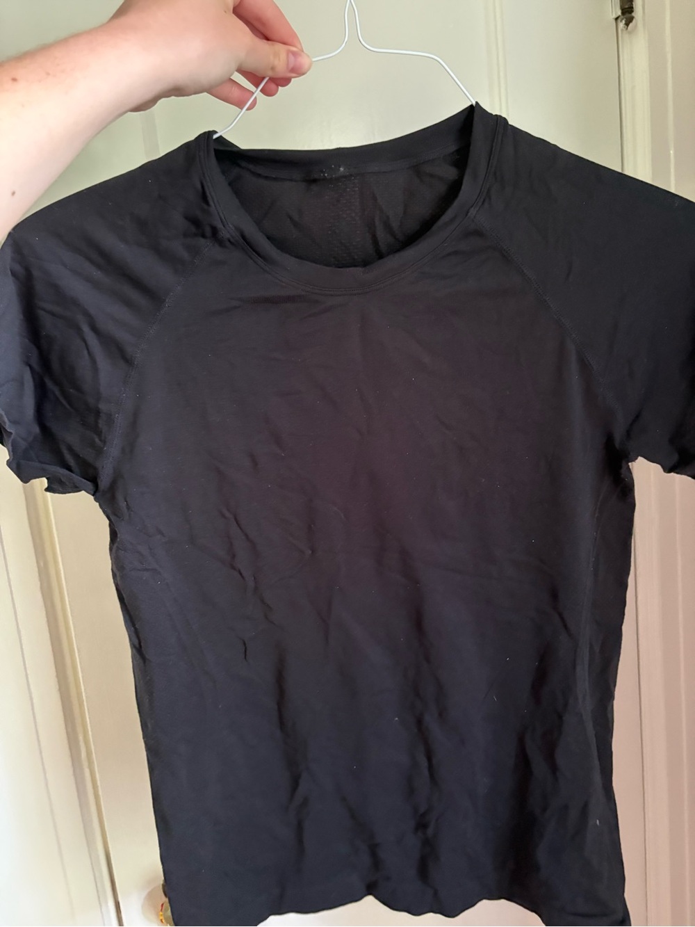 🖤ATHLETIC Black Short-Sleeve Crewneck Tee for Women🖤